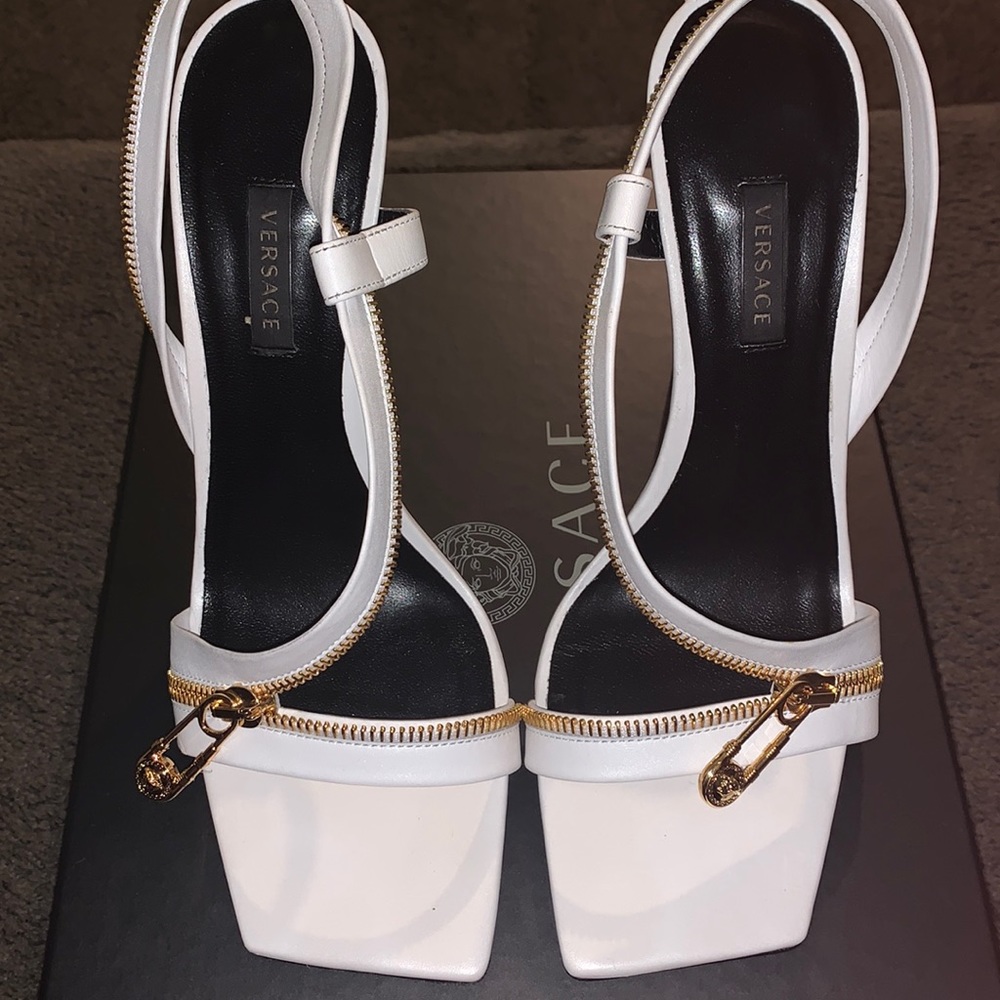 SALE❗️Versace: Safety Pin Heels